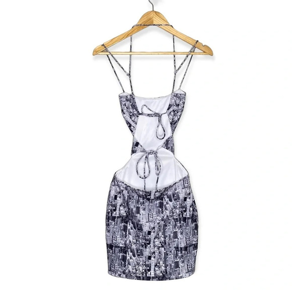 Tiger Mist Black White Building Skyline Keeli Bodycon Lace Back Dress Size XS - Picture 8 of 12